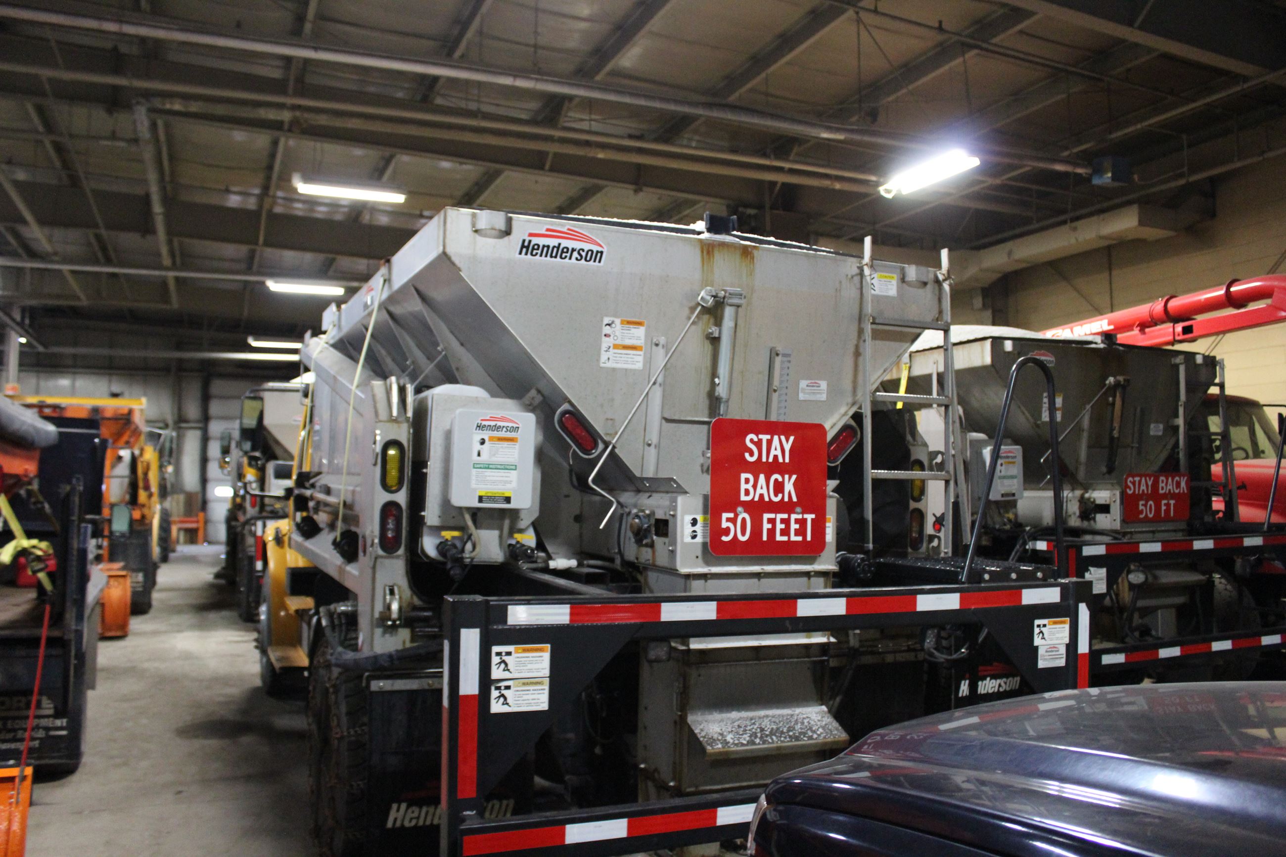 011020 Trucks loaded with salt and ready to roll 002 (JPG)