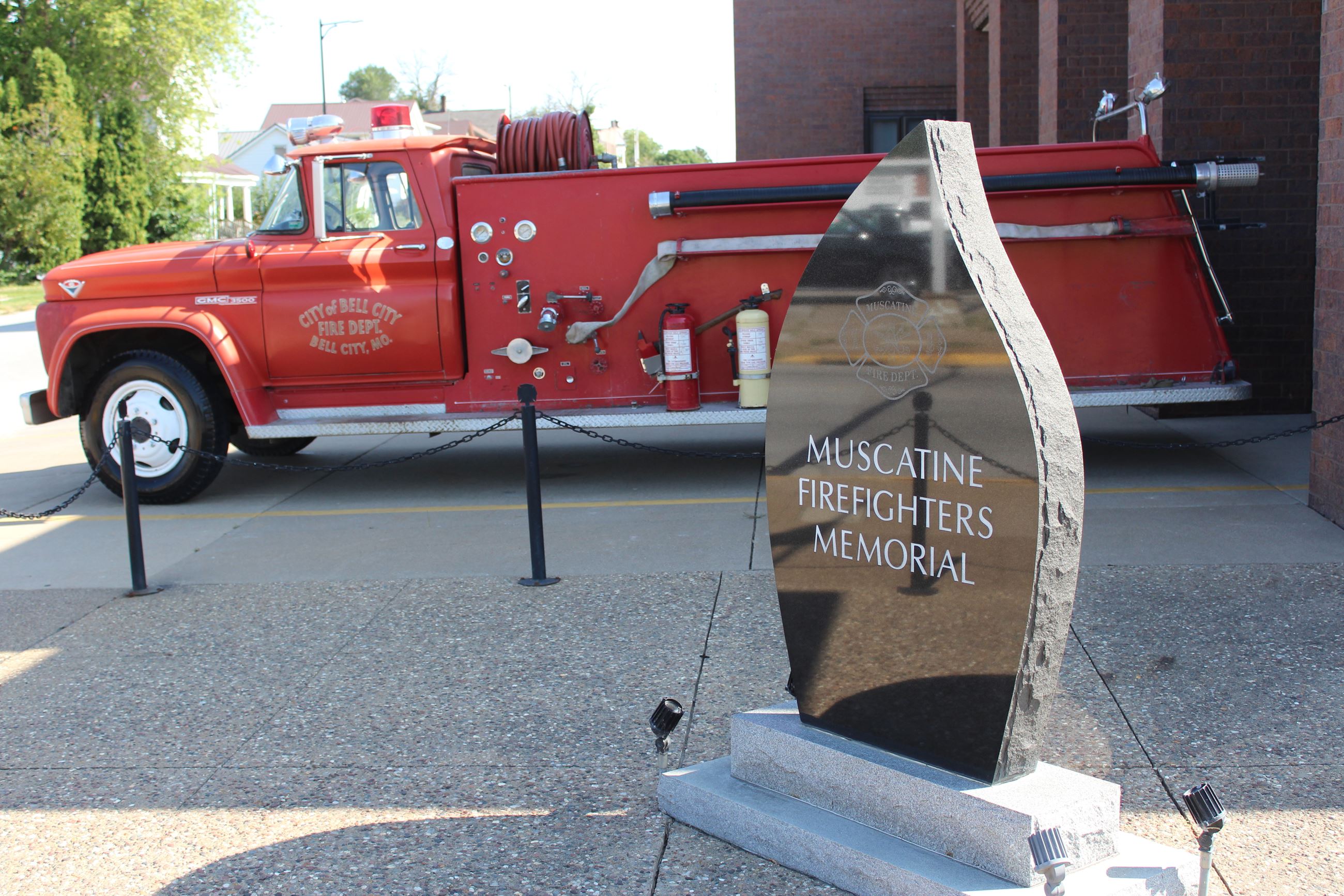 091021 Fire Department Memorial and Old Truck (JPG)
