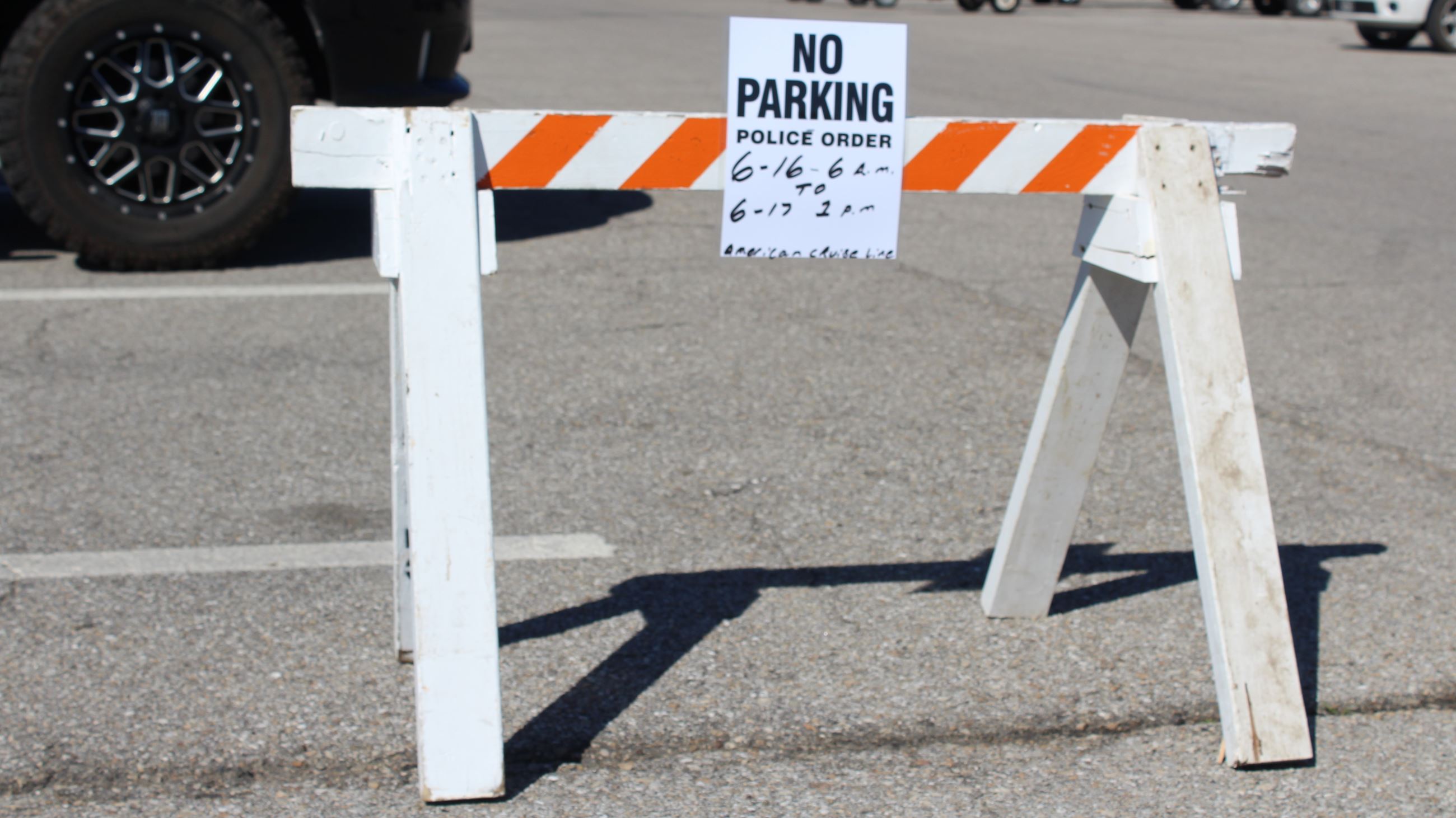 Sign stating No Parking in Riverside Park (JPG) 06-14-24