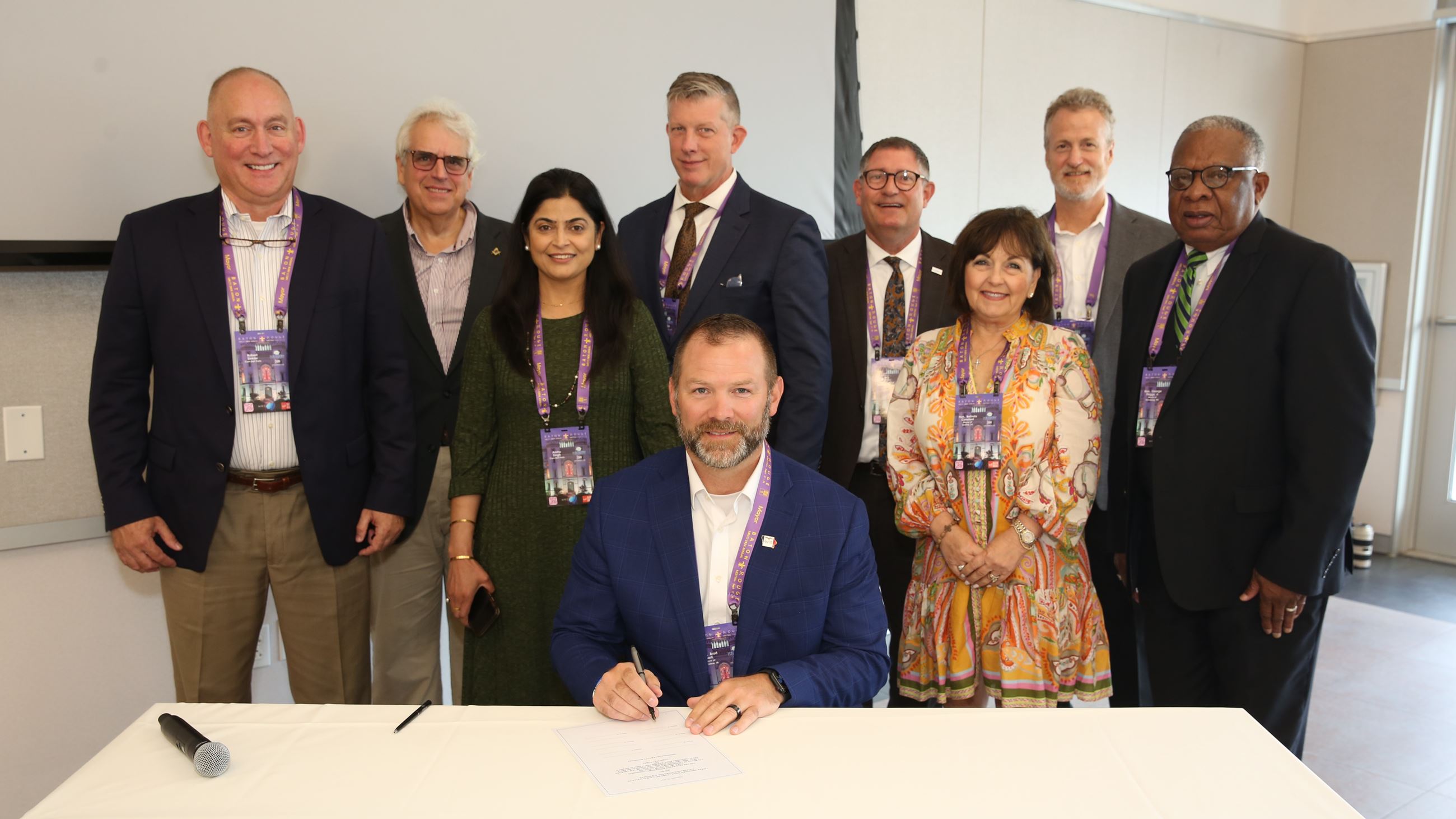 Corn Belt Ports representatives sign agreement for Port authority (JPG)