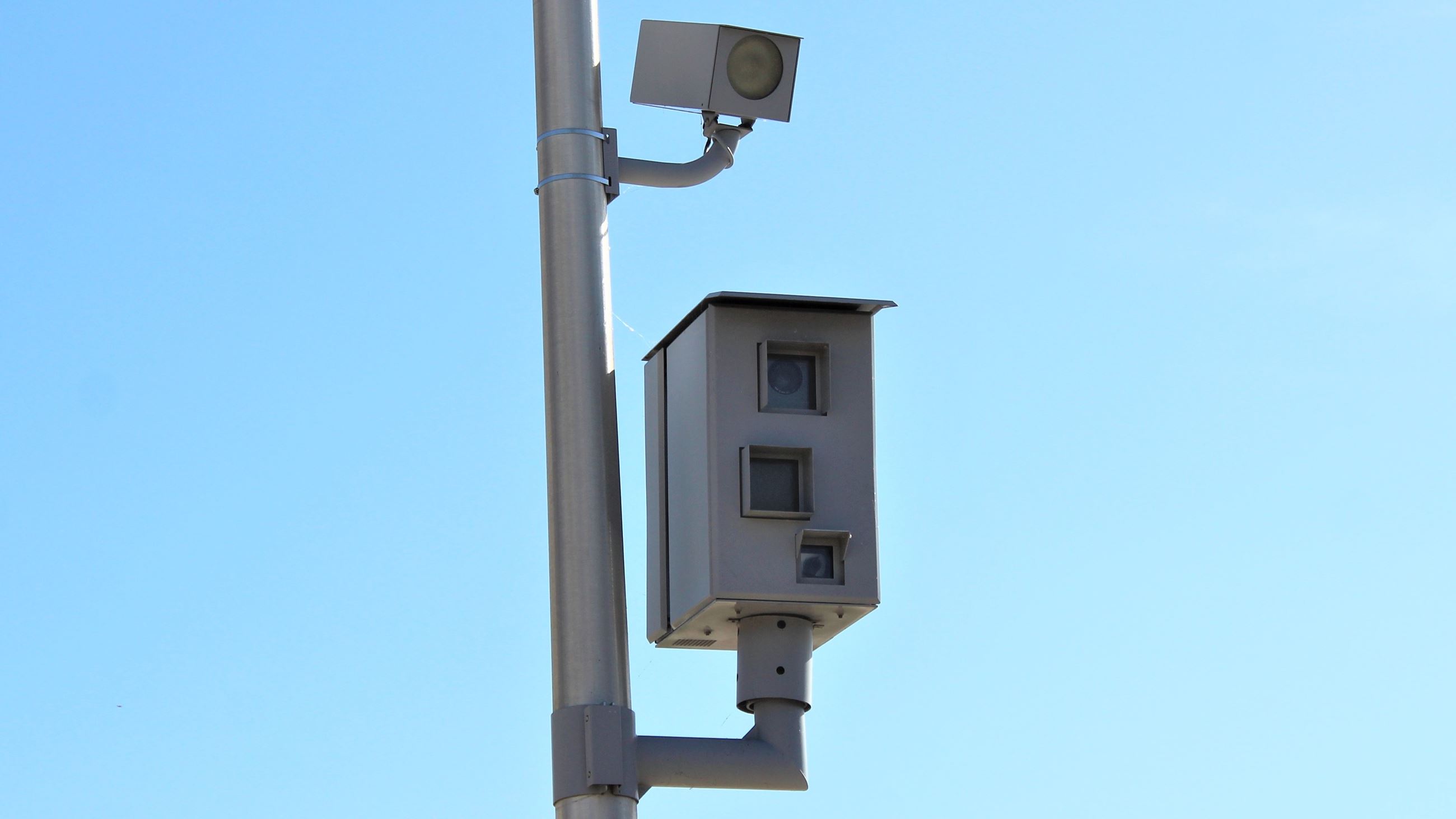 Fixed Speed Camera at Washington and Park Avenue intersection (JPG) 100124 