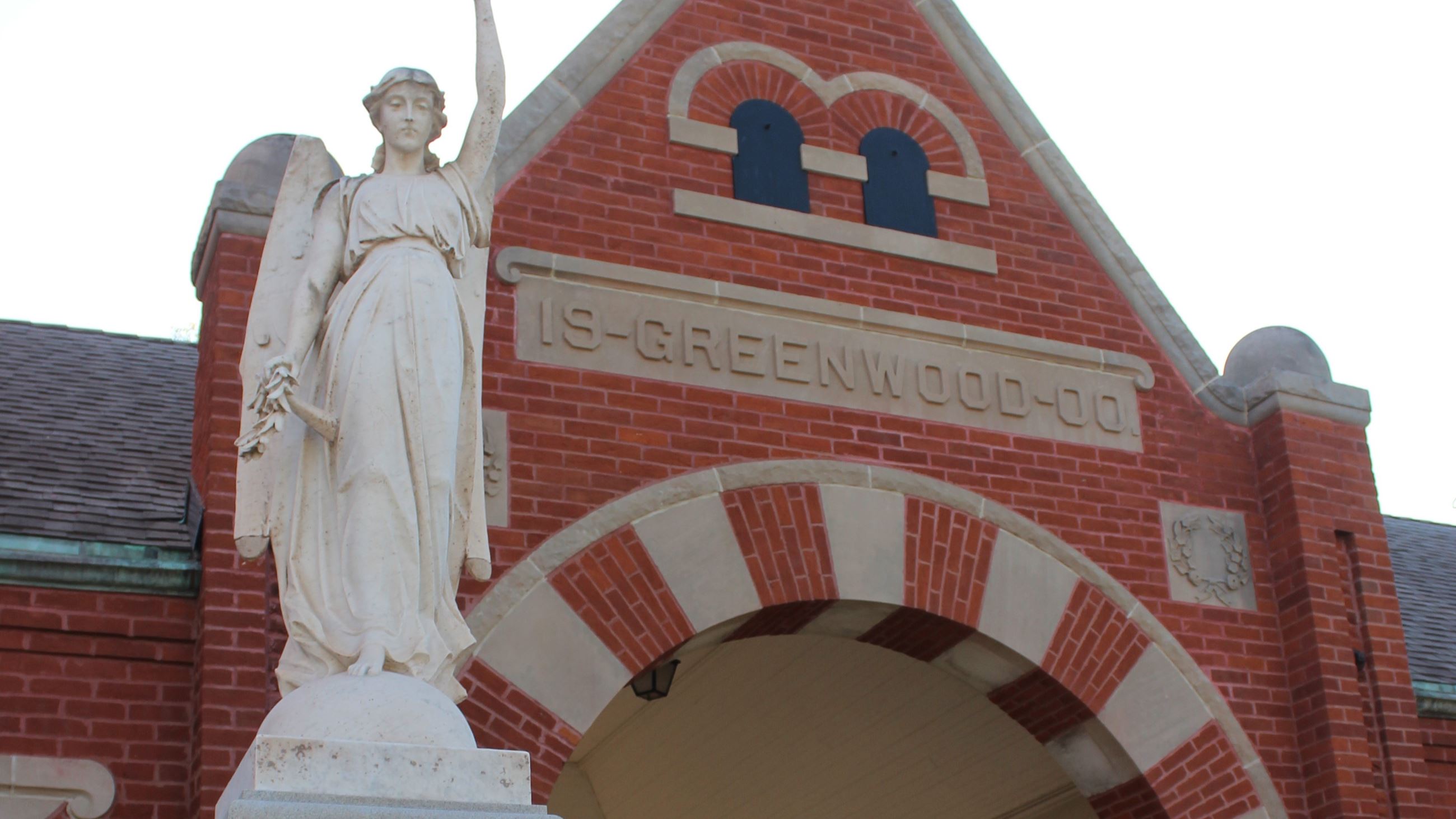 100924 Greenwood Cemetery (JPG) cropped view of entrance